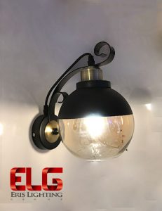 چراغ دیواری شیشه‌ای فلزی مدل 8069