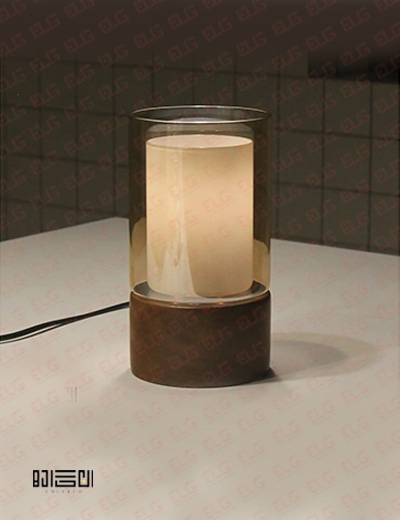 چراغ رومیزی چوبی انگاره مدل هاله 1